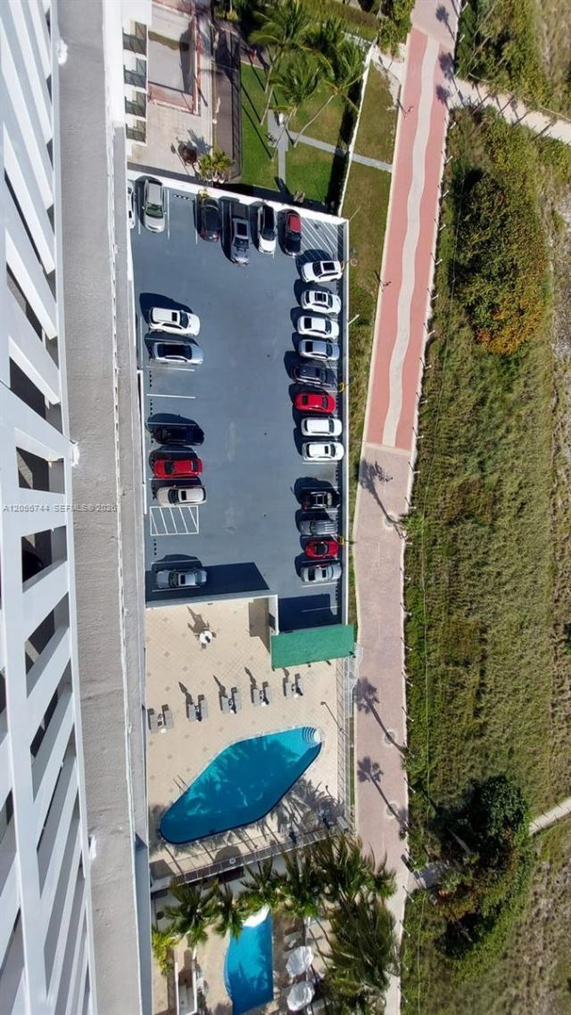 5825 Collins Ave , Unit 9C, Miami Beach, FL 33140 Photo