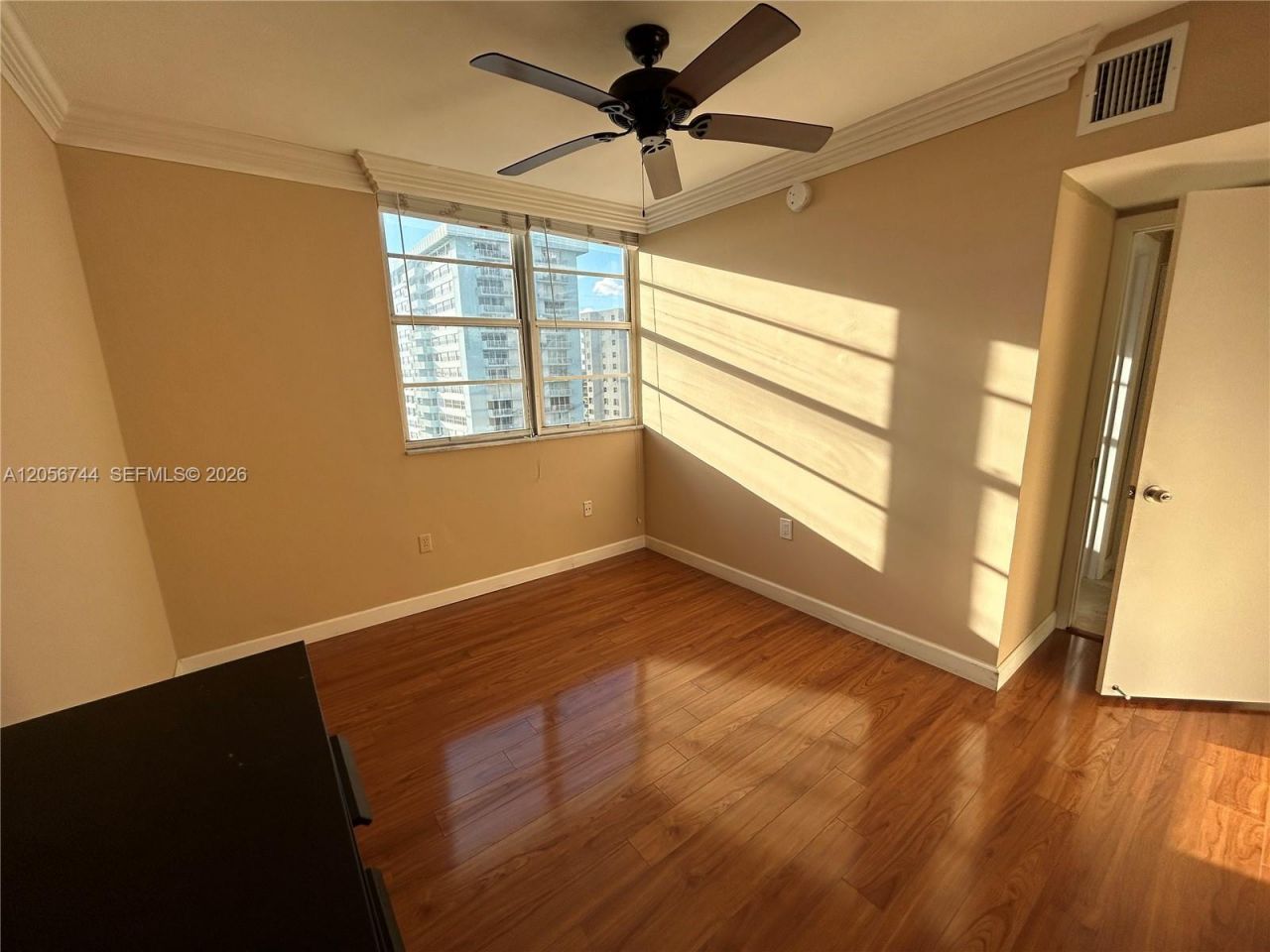 5825 Collins Ave , Unit 9C, Miami Beach, FL 33140 Photo