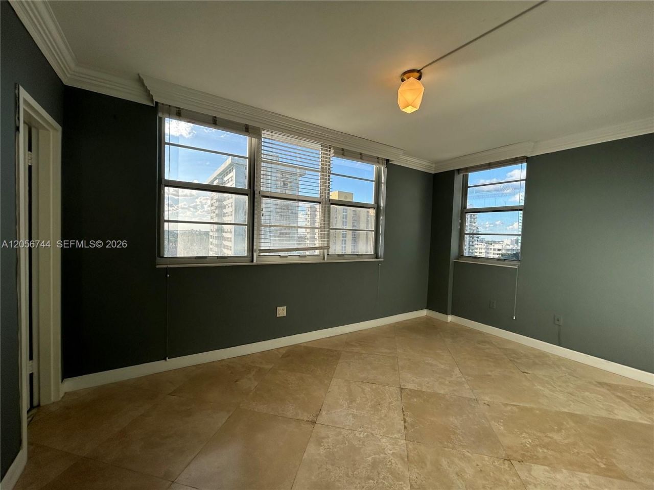 5825 Collins Ave , Unit 9C, Miami Beach, FL 33140 Photo