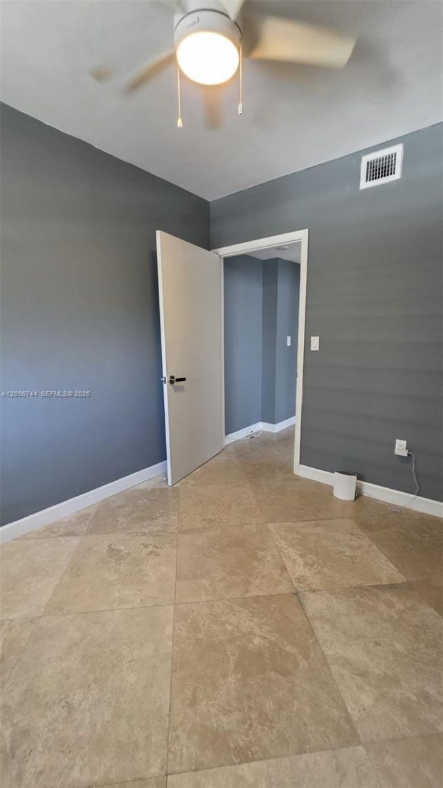 5825 Collins Ave , Unit 9C, Miami Beach, FL 33140 Photo