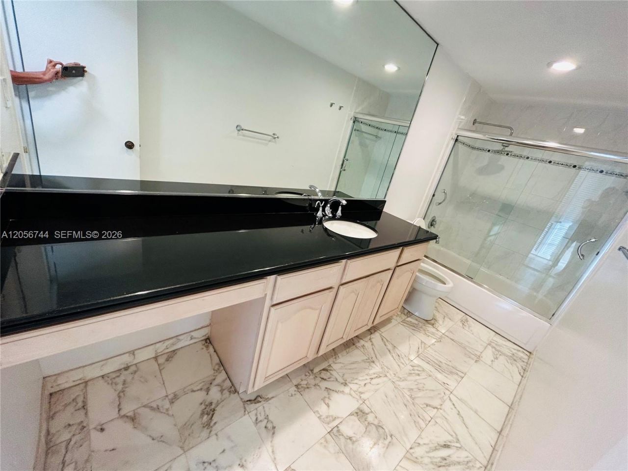 5825 Collins Ave , Unit 9C, Miami Beach, FL 33140 Photo