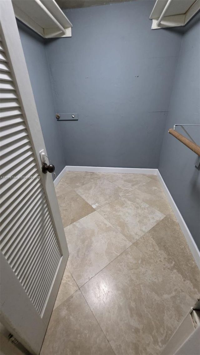 5825 Collins Ave , Unit 9C, Miami Beach, FL 33140 Photo