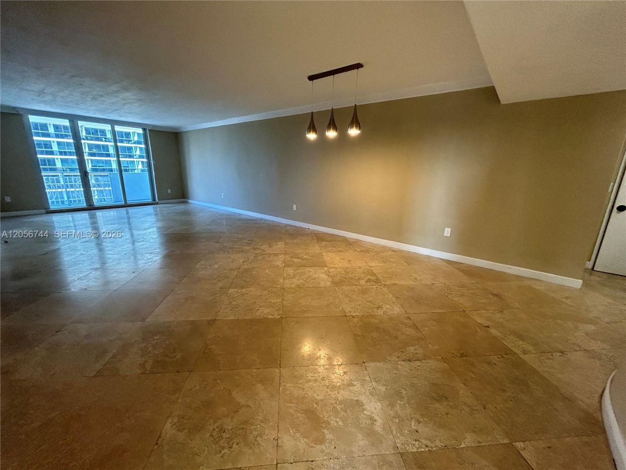 5825 Collins Ave , Unit 9C, Miami Beach, FL 33140 Photo