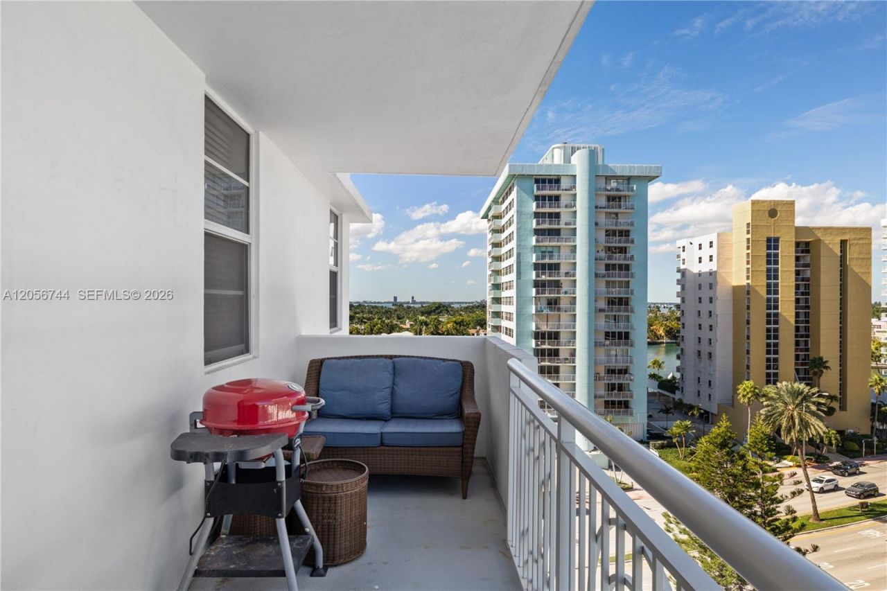 5825 Collins Ave , Unit 9C, Miami Beach, FL 33140 Photo