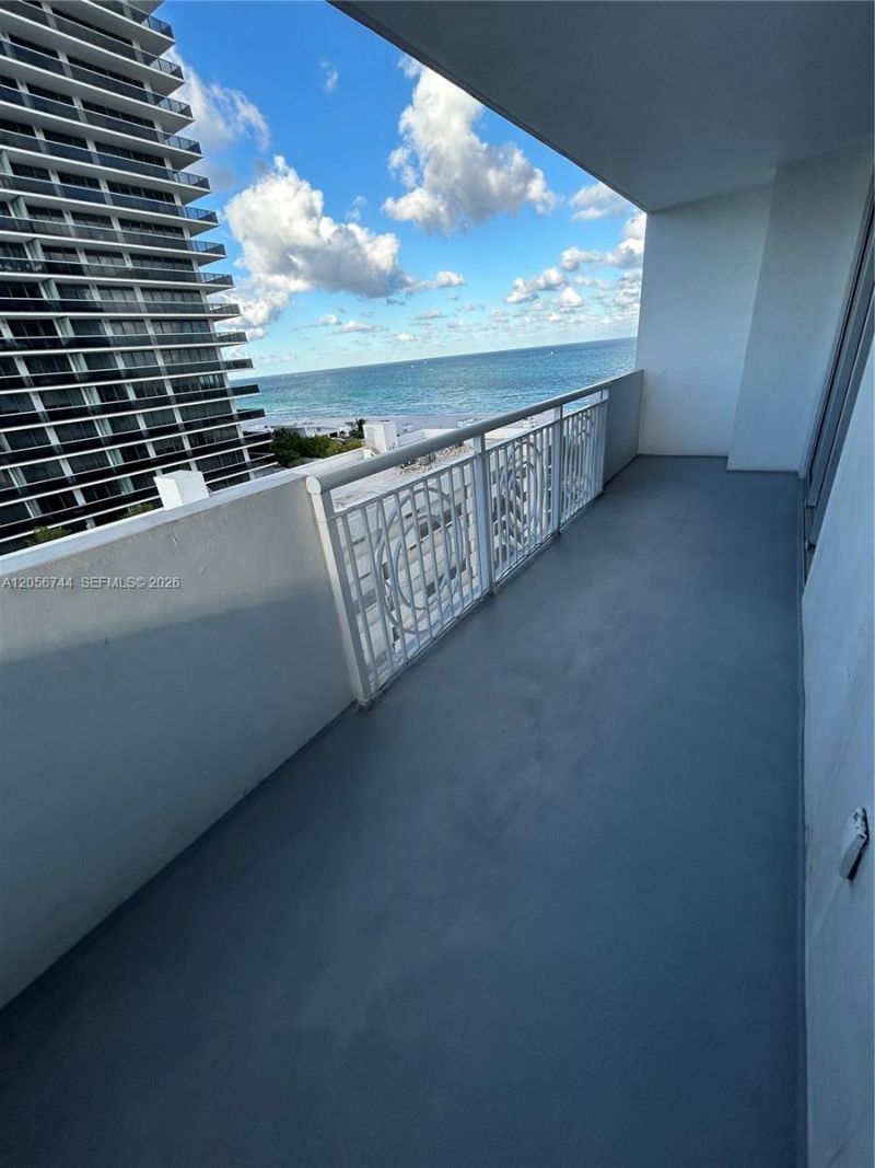 5825 Collins Ave , Unit 9C, Miami Beach, FL 33140 Photo