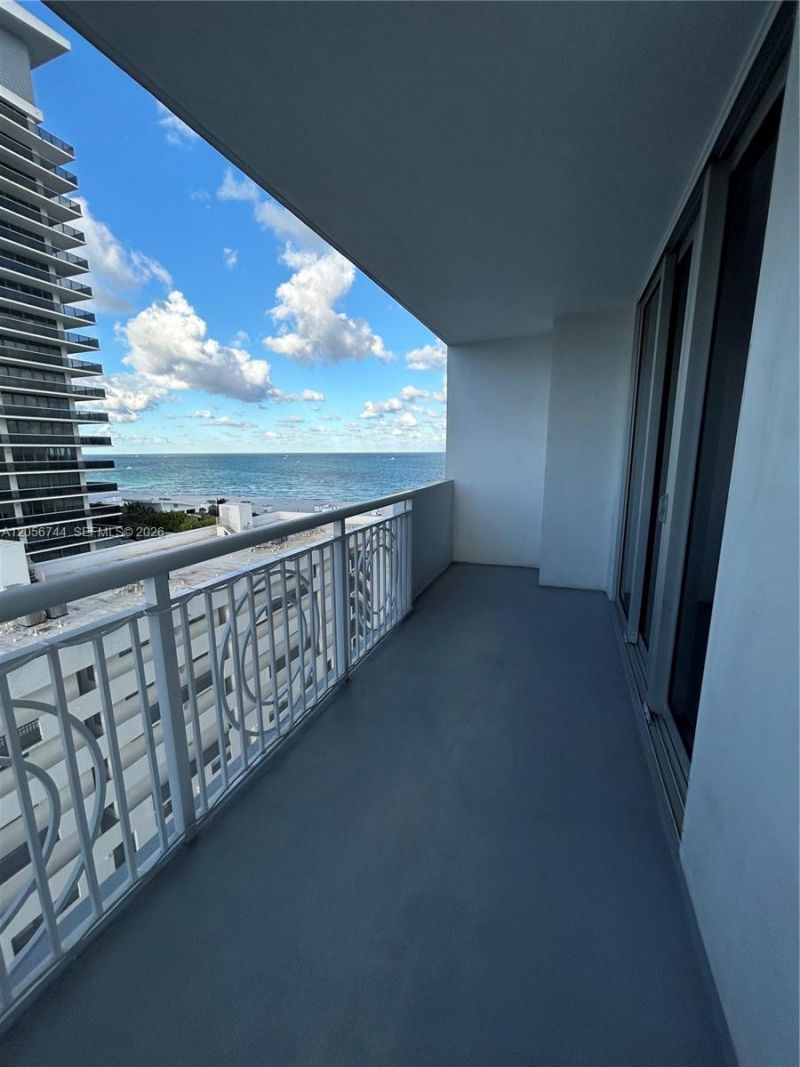 5825 Collins Ave , Unit 9C, Miami Beach, FL 33140 Photo