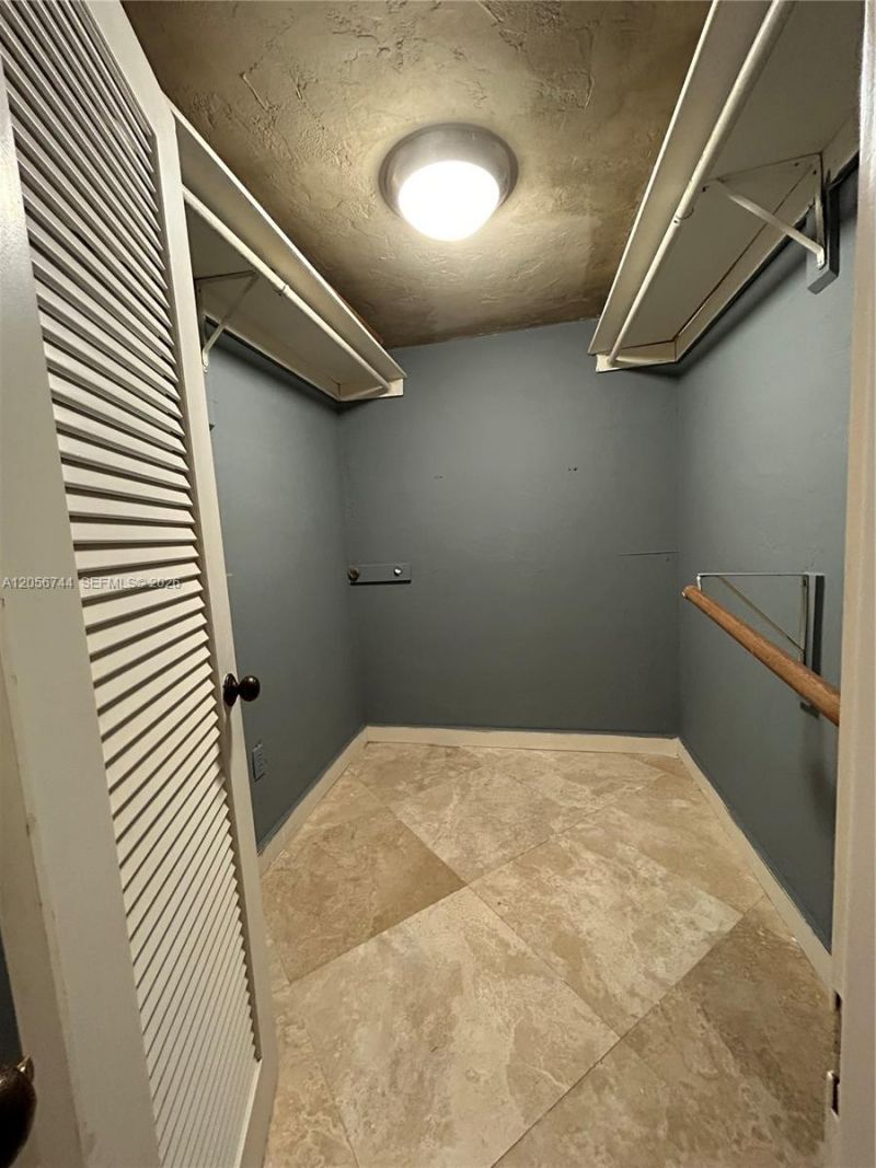 5825 Collins Ave , Unit 9C, Miami Beach, FL 33140 Photo