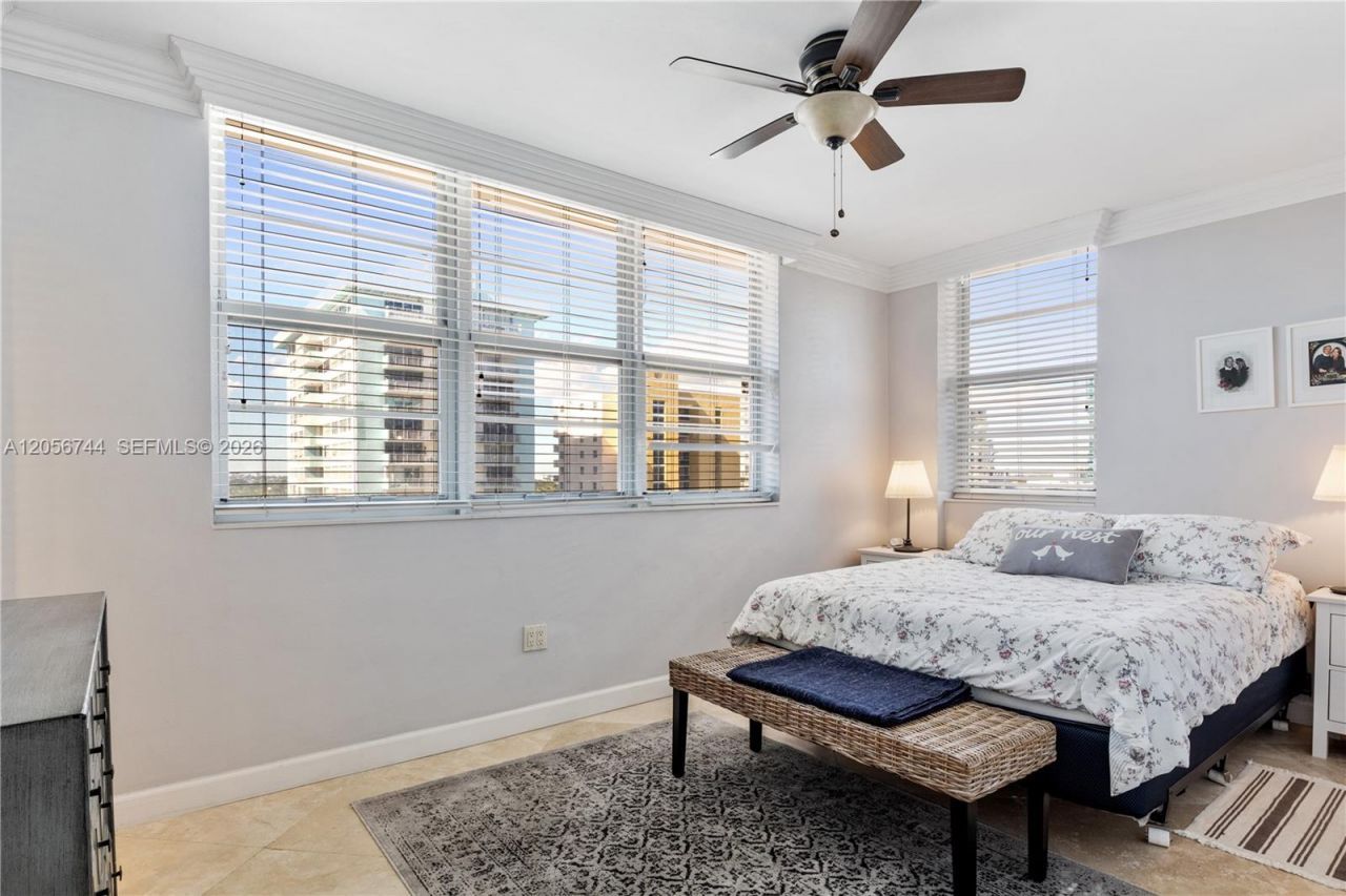 5825 Collins Ave , Unit 9C, Miami Beach, FL 33140 Photo