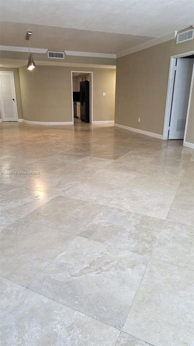5825 Collins Ave , Unit 9C, Miami Beach, FL 33140 Photo