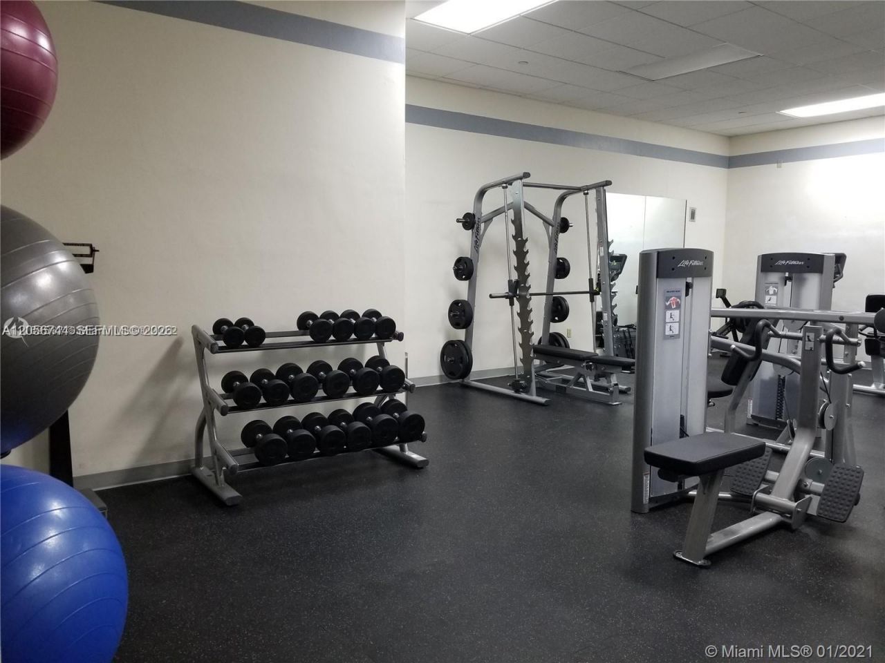 5825 Collins Ave , Unit 9C, Miami Beach, FL 33140 Photo