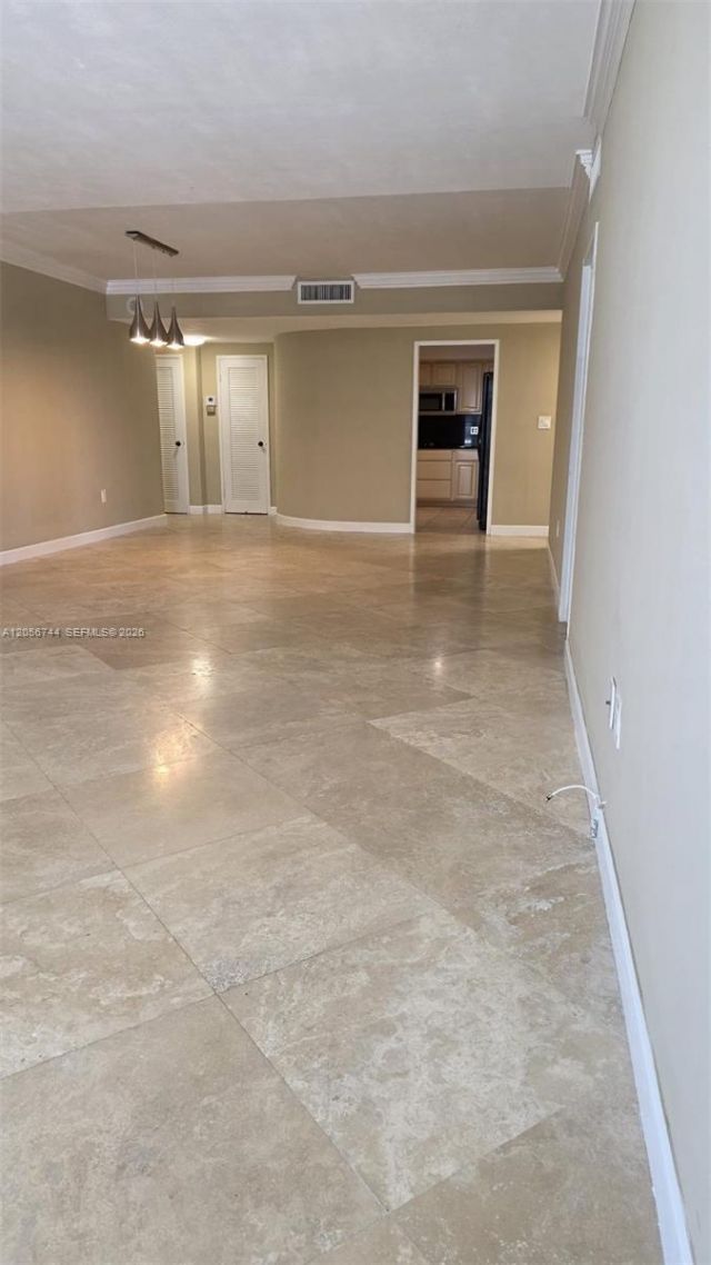 5825 Collins Ave , Unit 9C, Miami Beach, FL 33140 Photo