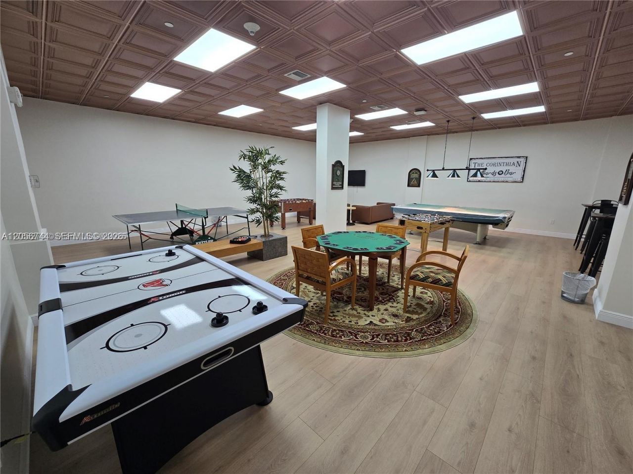 5825 Collins Ave , Unit 9C, Miami Beach, FL 33140 Photo