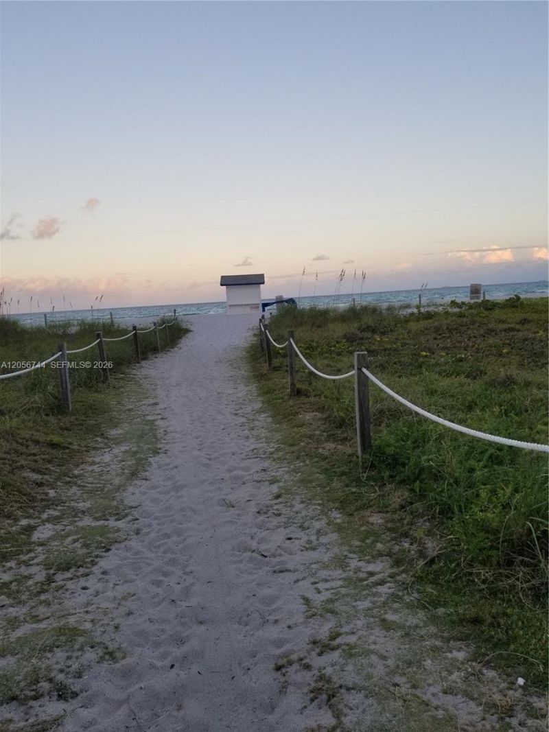 5825 Collins Ave , Unit 9C, Miami Beach, FL 33140 Photo
