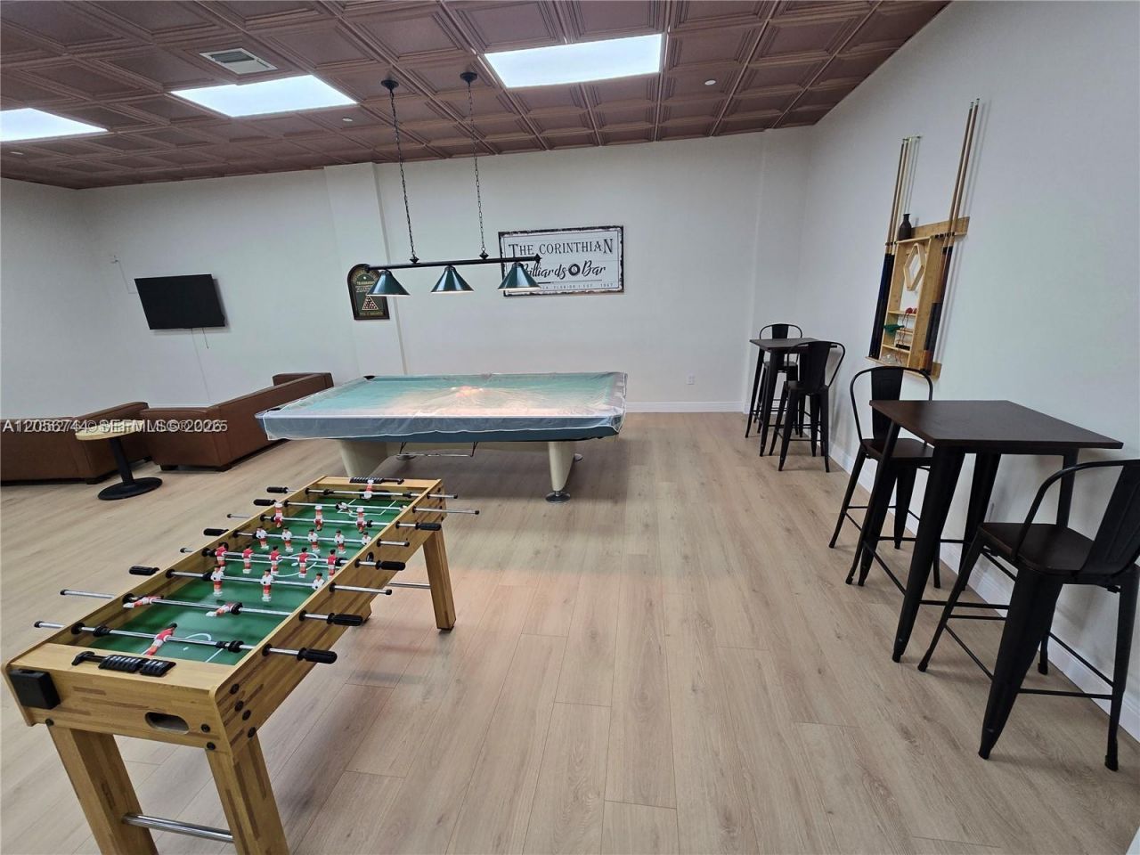 5825 Collins Ave , Unit 9C, Miami Beach, FL 33140 Photo