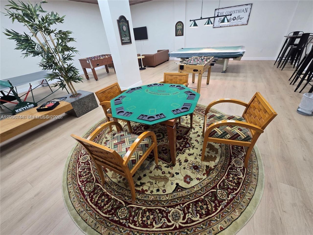 5825 Collins Ave , Unit 9C, Miami Beach, FL 33140 Photo