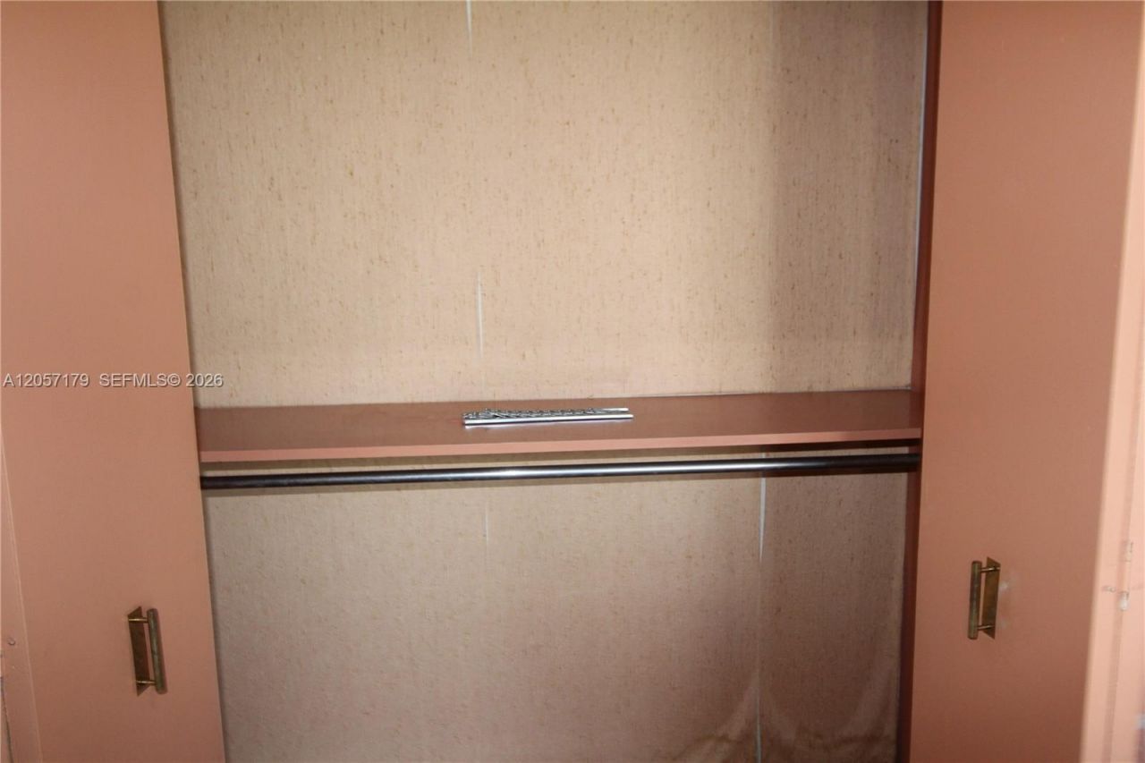 1000 Quayside Ter , Unit 1807, Miami, FL 33138 Photo