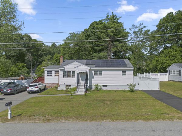 8 Haigh Avenue, Salem, NH 03079