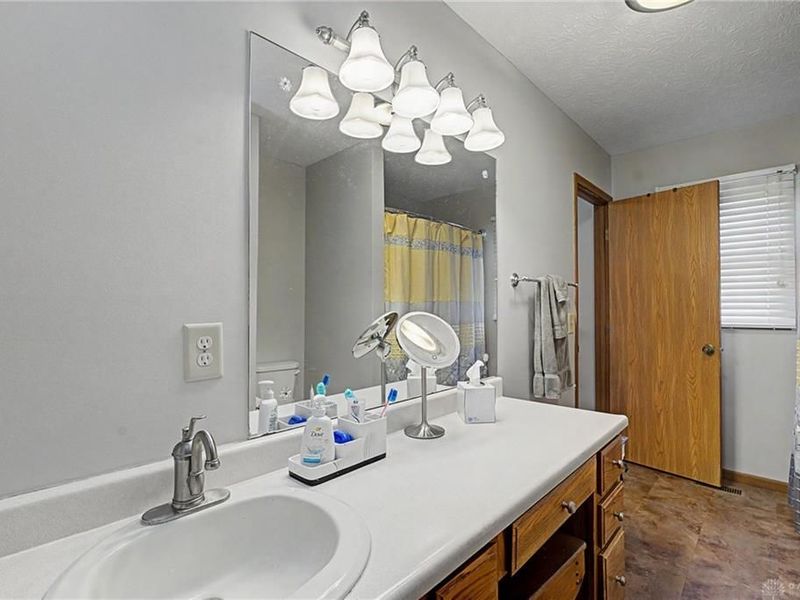 135 Baker Lane, Franklin Township, OH 45005 Photo 15