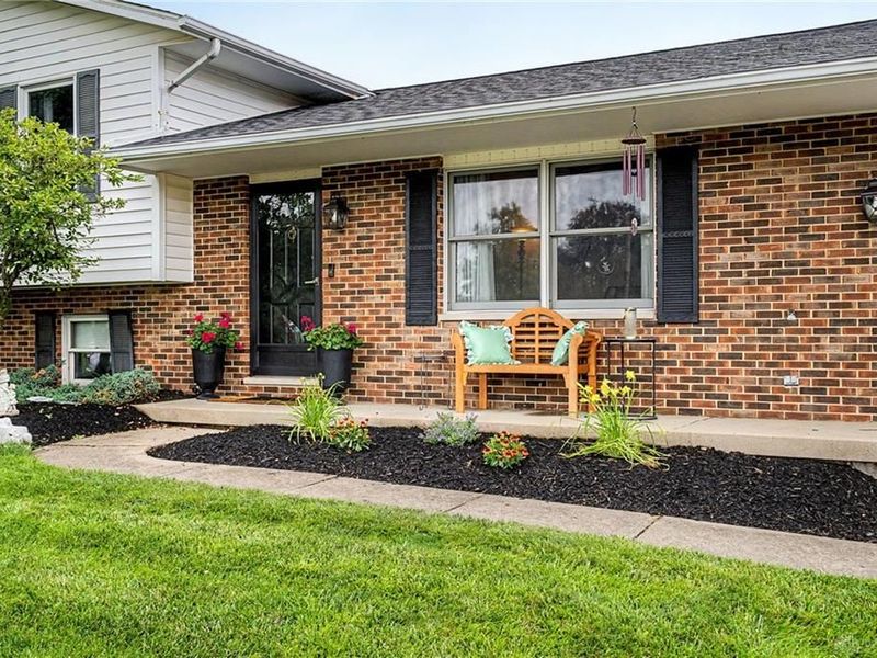 135 Baker Lane, Franklin Township, OH 45005 Photo 2