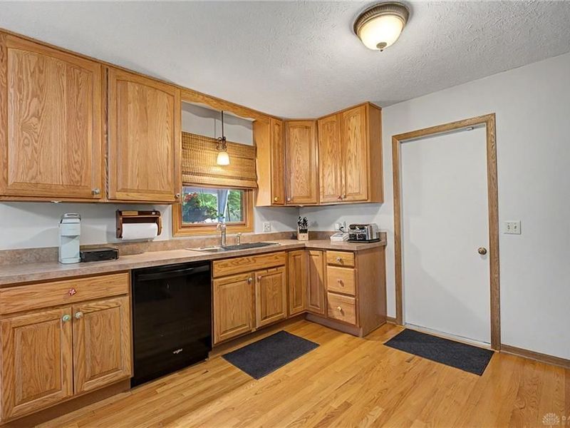 135 Baker Lane, Franklin Township, OH 45005 Photo 7