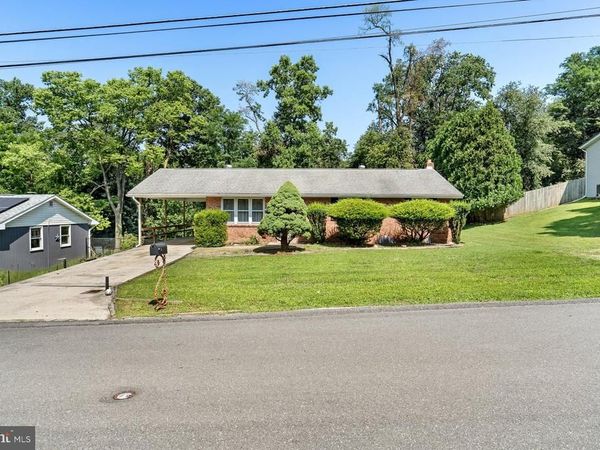 222 OAK KNOLL ROAD, NEW CUMBERLAND, PA 17070