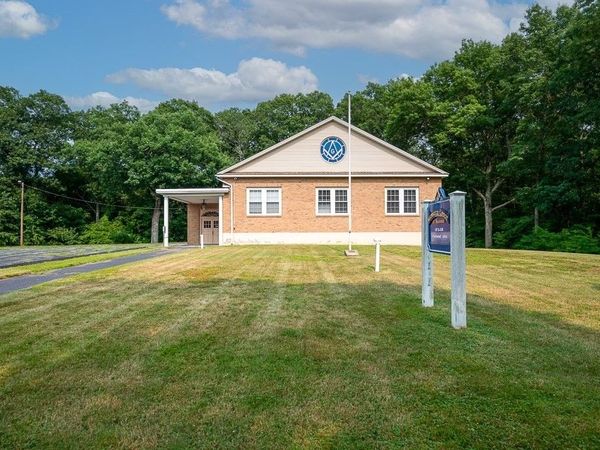 27 Brandes St, Webster, MA 01570