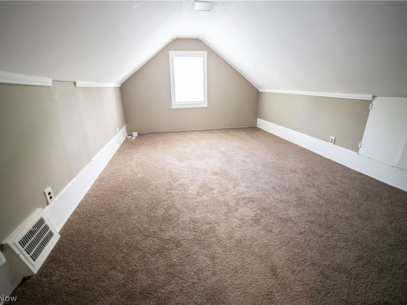 1945 Staunton Road , Cleveland Heights, OH 44118 Photo 18