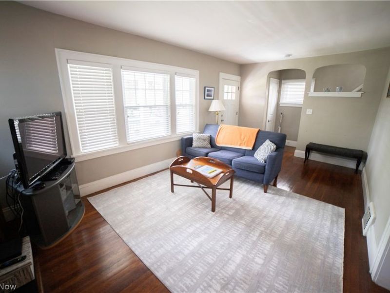 1945 Staunton Road , Cleveland Heights, OH 44118 Photo 6