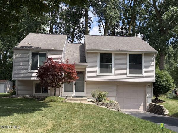 5752 Hunting Creek Road , Toledo, OH 43615
