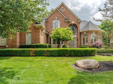 819 Majestic Drive , Rochester Hills, MI 48306