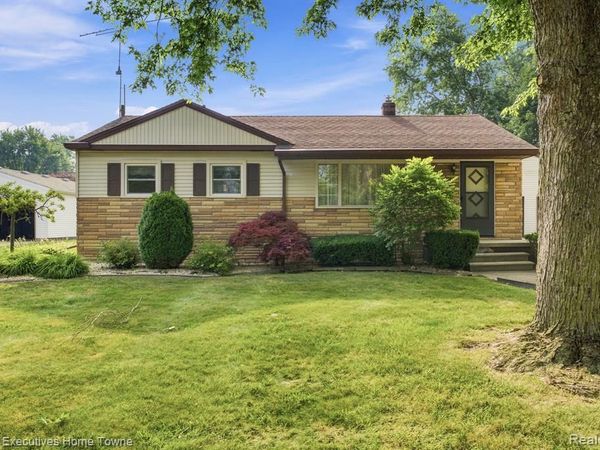 1105 S 15th Street, St. Clair, MI 48079