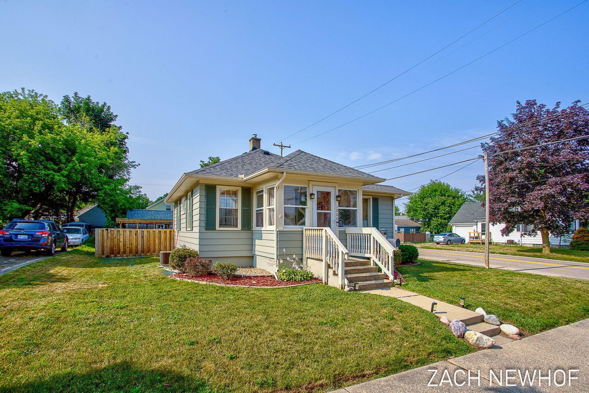 1000 Oaklawn Street Ne, Grand Rapids, MI 49505 Main Photo
