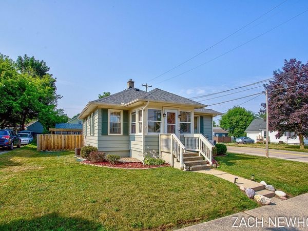 1000 Oaklawn Street NE, Grand Rapids, MI 49505