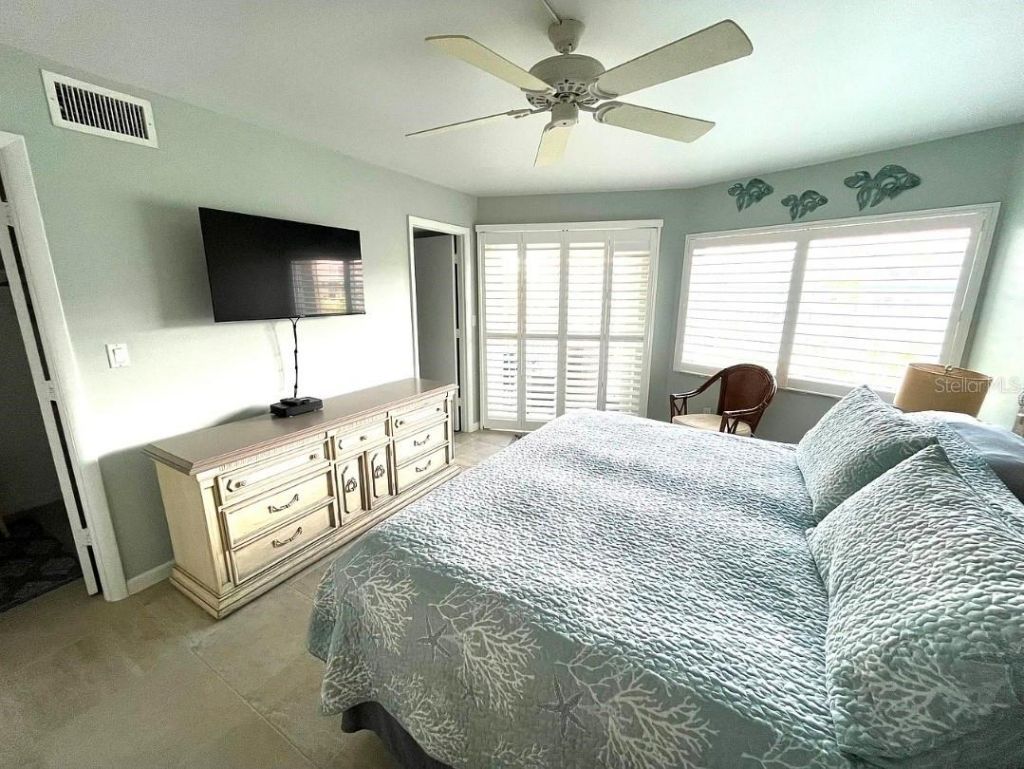 1250 N Portofino Drive, Unit 301, Sarasota, FL 34242 Photo