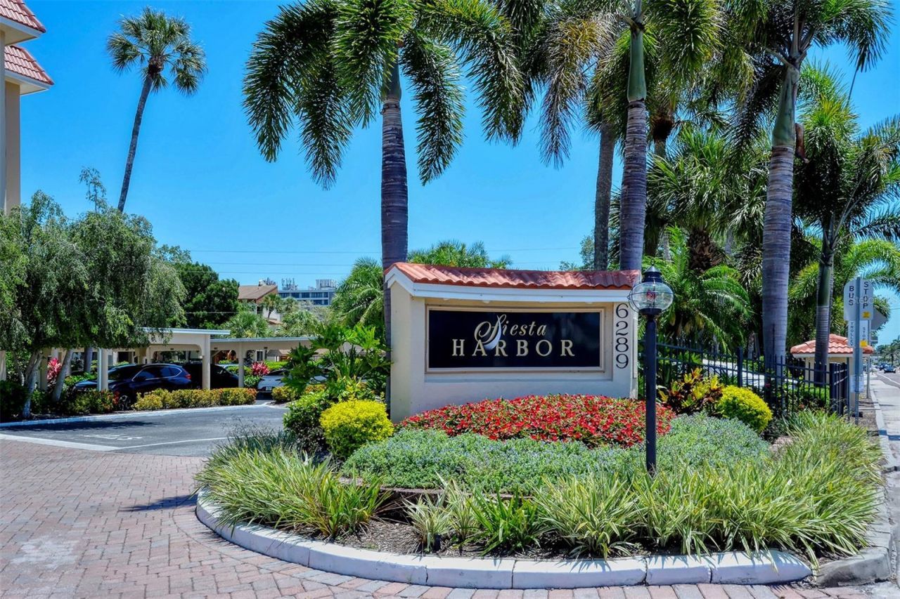 1250 N Portofino Drive, Unit 301, Sarasota, FL 34242 Photo