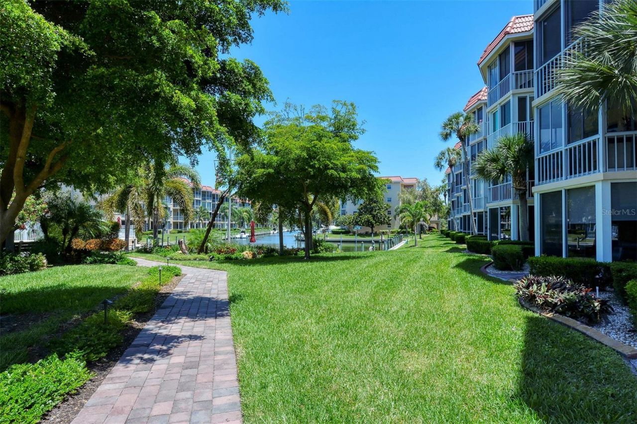 1250 N Portofino Drive, Unit 301, Sarasota, FL 34242 Photo