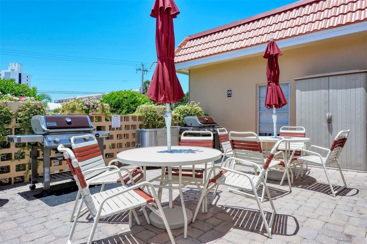 1250 N Portofino Drive, Unit 301, Sarasota, FL 34242 Photo