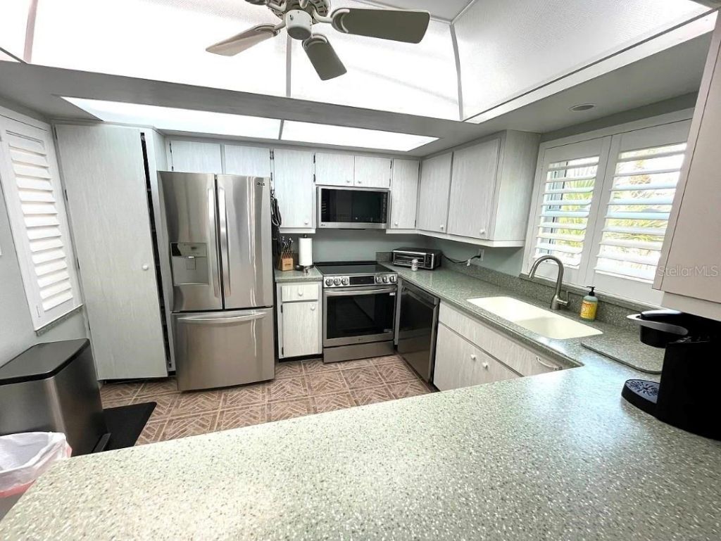 1250 N Portofino Drive, Unit 301, Sarasota, FL 34242 Photo