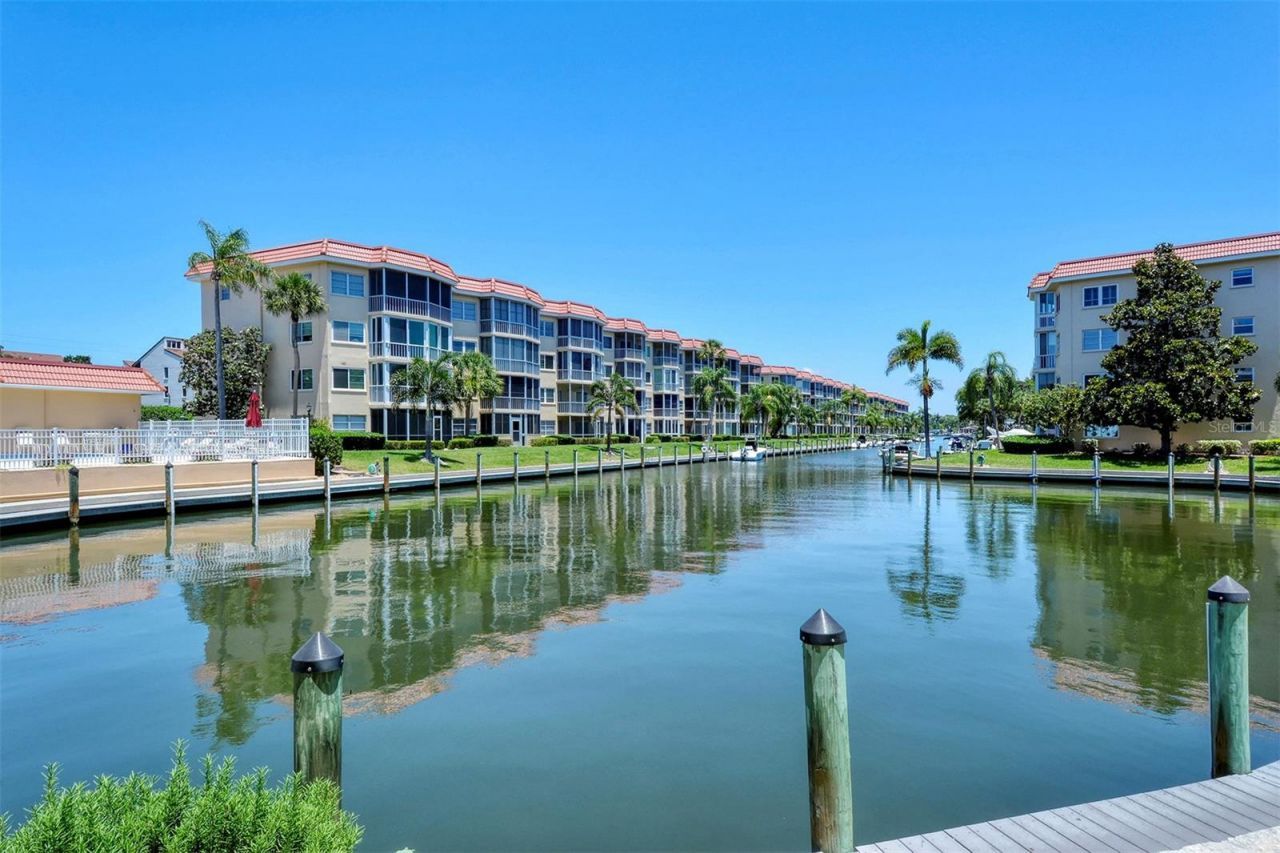 1250 N Portofino Drive, Unit 301, Sarasota, FL 34242 Photo