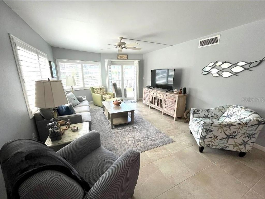 1250 N Portofino Drive, Unit 301, Sarasota, FL 34242 Photo