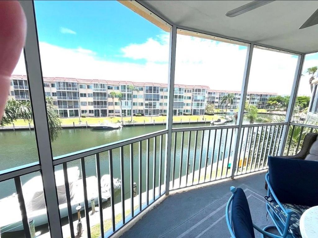 1250 N Portofino Drive, Unit 301, Sarasota, FL 34242 Photo