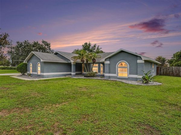 6736 NELLS WAY , LAKELAND, FL 33813