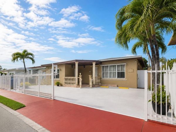 955 79TH TERRACE , MIAMI BEACH, FL 33141