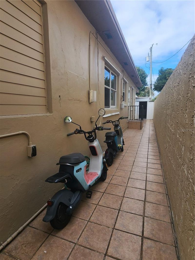 955 79th Terrace, Miami Beach, FL 33141 Photo