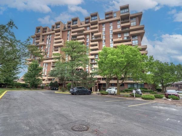 465 W Dominion Drive , Unit 204, Wood Dale, IL 60191