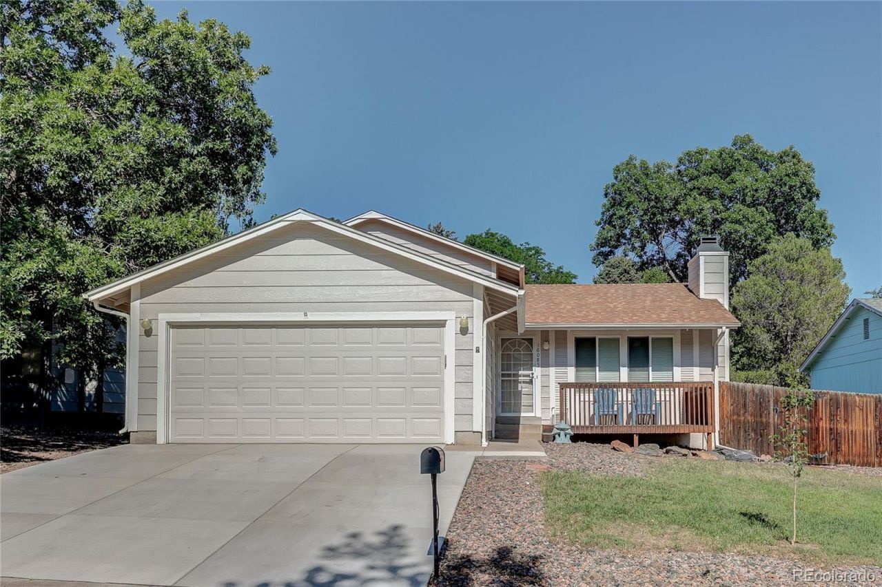 16085 E Oxford Drive, Aurora, CO 80013 Main Photo