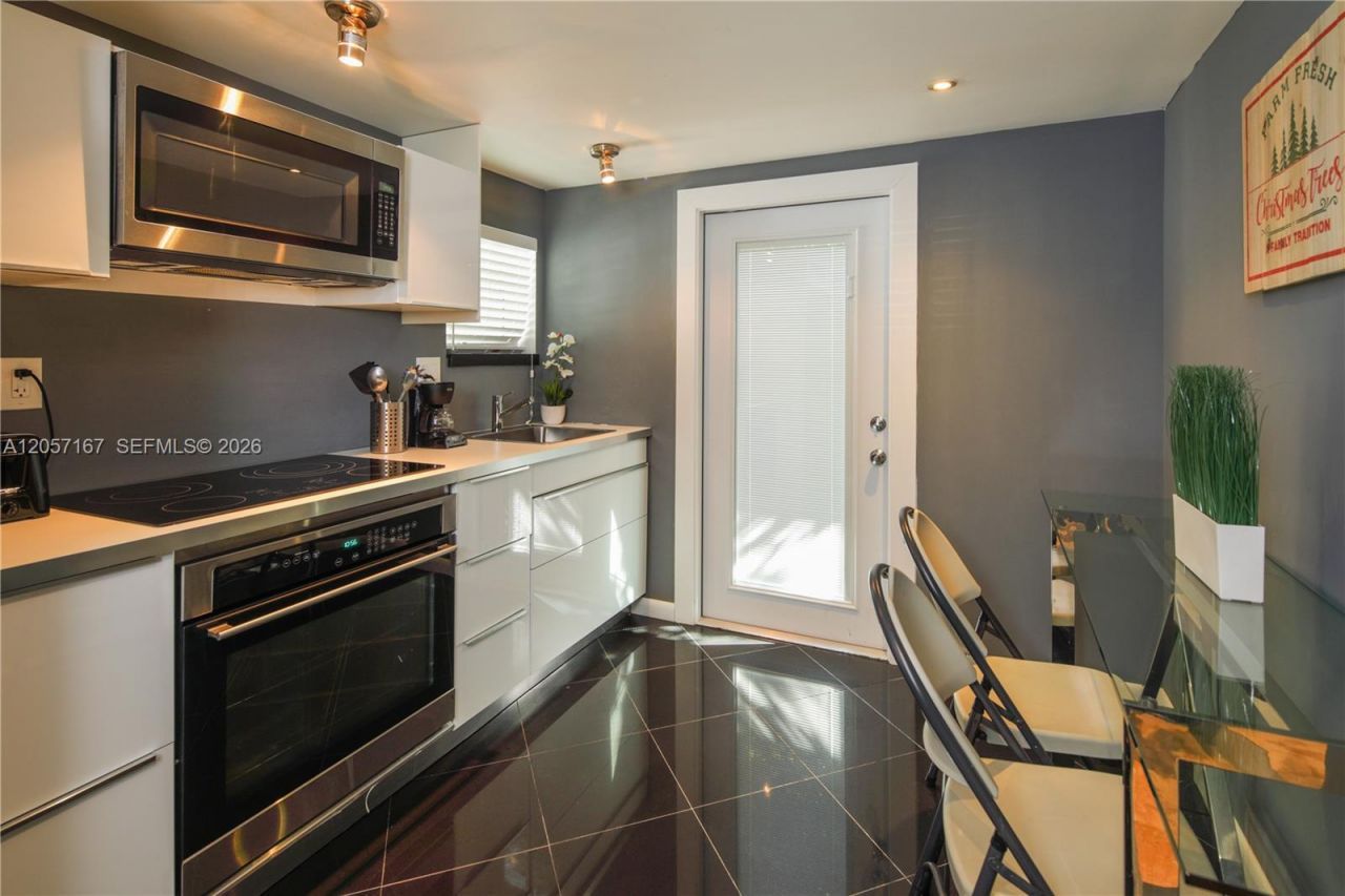 560 Michigan Ave , Miami Beach, FL 33139 Photo