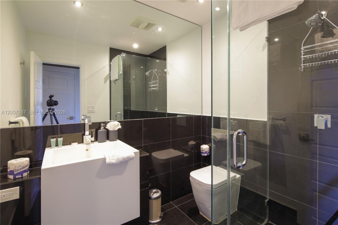 560 Michigan Ave , Miami Beach, FL 33139 Photo