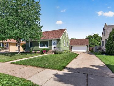 132 Spruce Street W, South Saint Paul, MN 55075