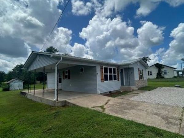 813 W 4th Street , Dixon, MO 65459